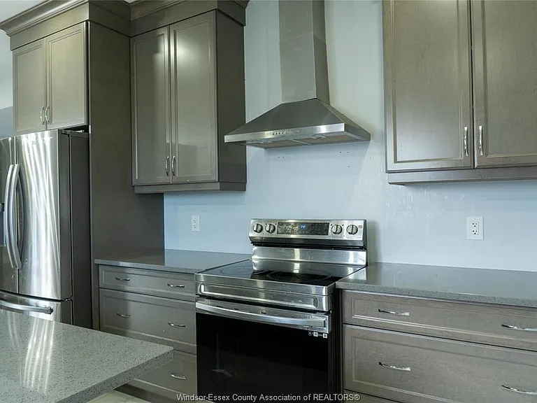 74 Dundee Dr — Photo 11