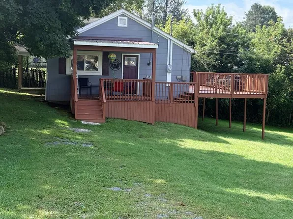 17 Wishing Well Ln, Fayetteville, WV 25840