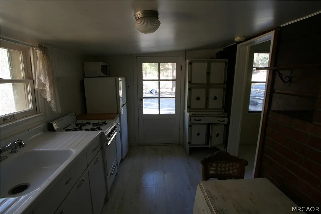 1 bed, 550 sqft, $1,300 — Photo 4