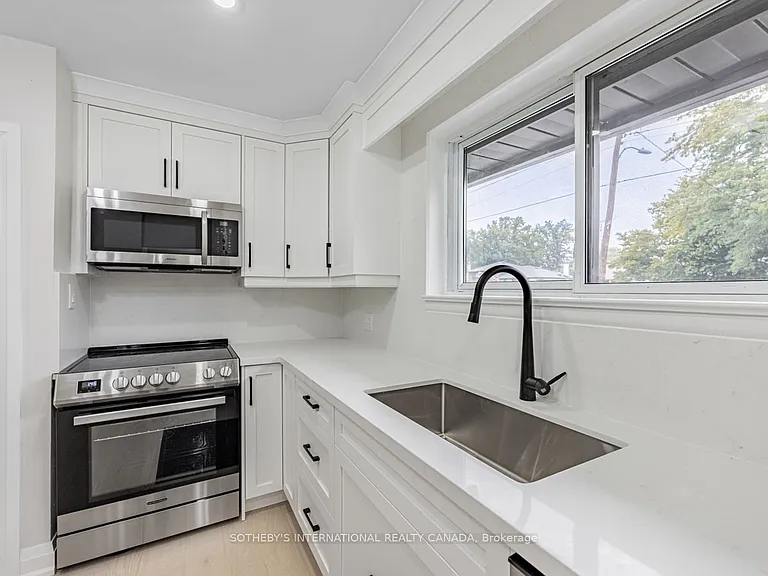 222 Hammersmith Ct #UPPER — Photo 8