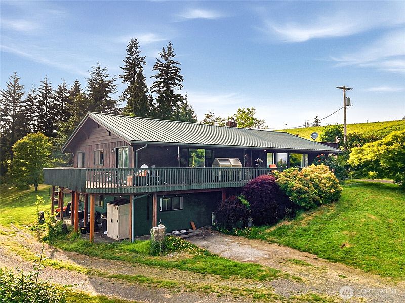 4th image of 1058 Burnt Ridge Road