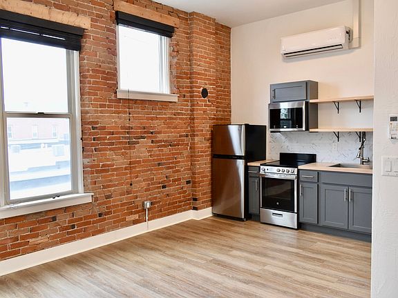 4th image of 108 E Lewis St APT 6