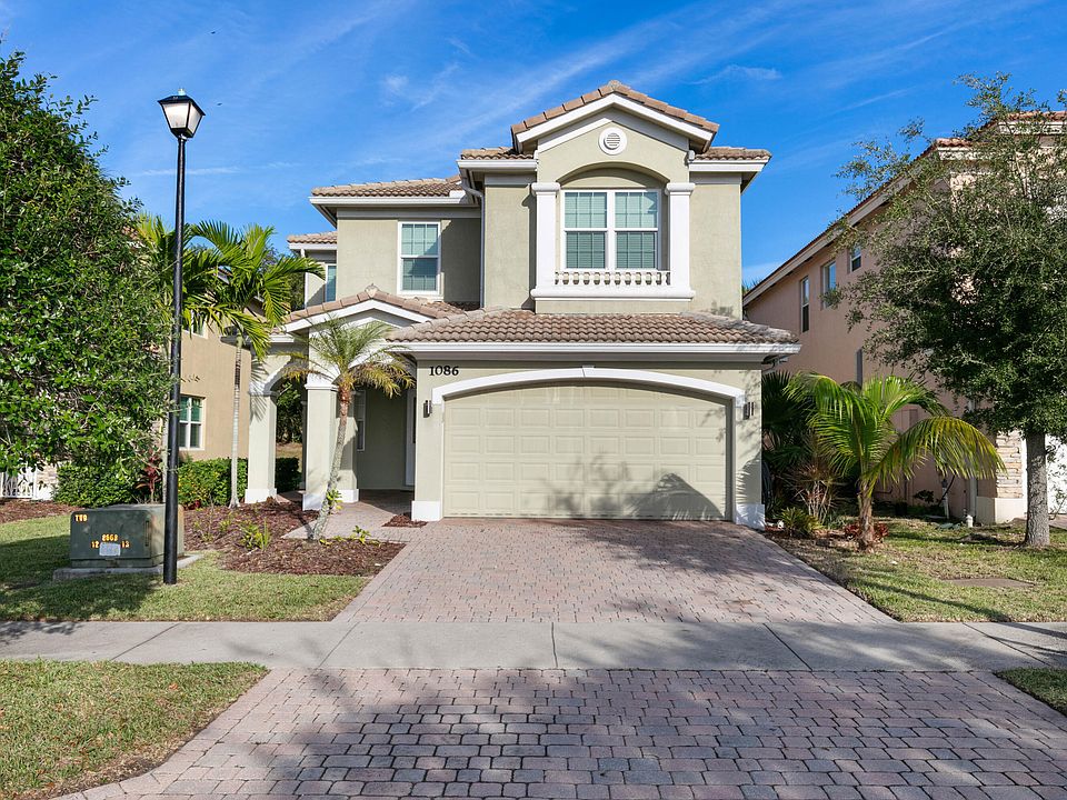 1st image of 1086 NW Leonardo Circle