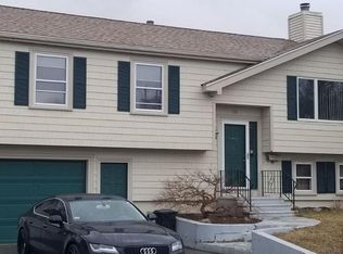 136 Heritage Dr, New Bedford, MA 02745