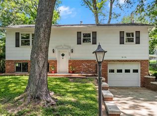 205 Roselawn Ave, Fairview Heights, IL 62208