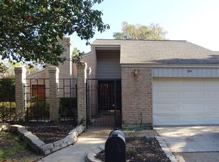 17214 Meadow Butte Dr, Houston, TX 77090