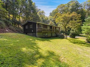 40 Lakeview Pass, Katonah, NY 10536