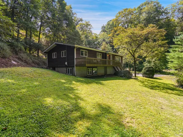 40 Lakeview Pass, Katonah, NY 10536