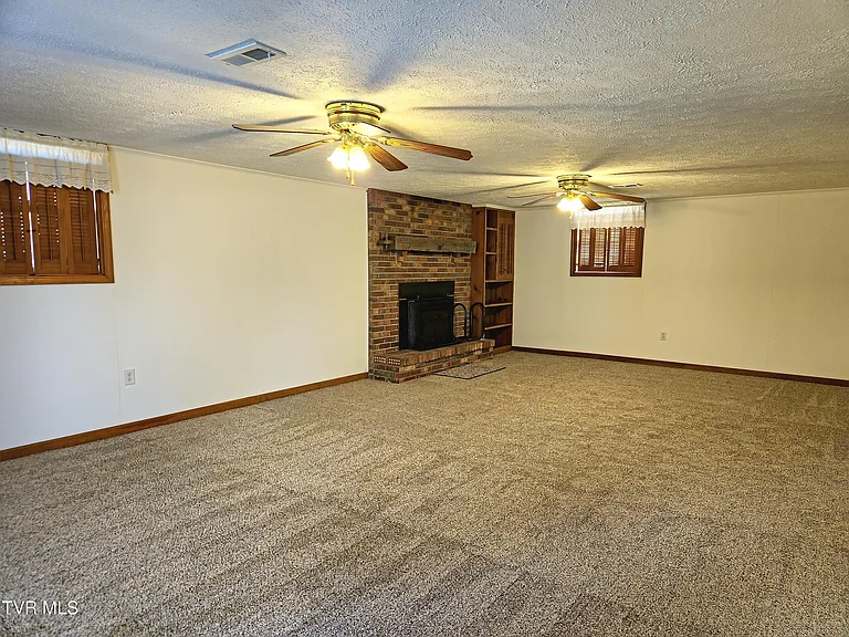 2910 Newbern Dr — Photo 22