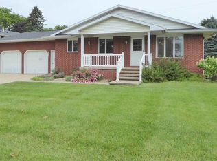 524 9th Ave SE, Dyersville, IA 52040