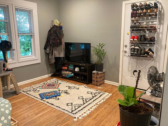 Bedroom/Living Room/Front Door