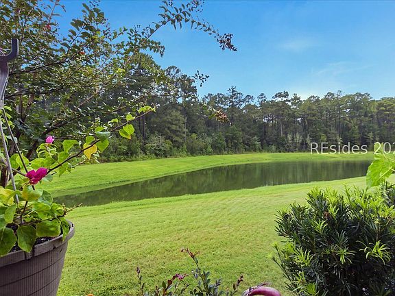 3rd image of 1267 Parrot Avenue