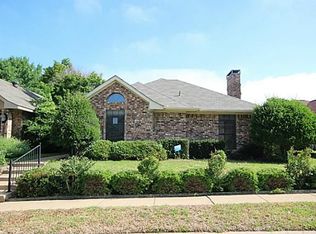 2827 Silverspring Rd, Carrollton, TX 75006