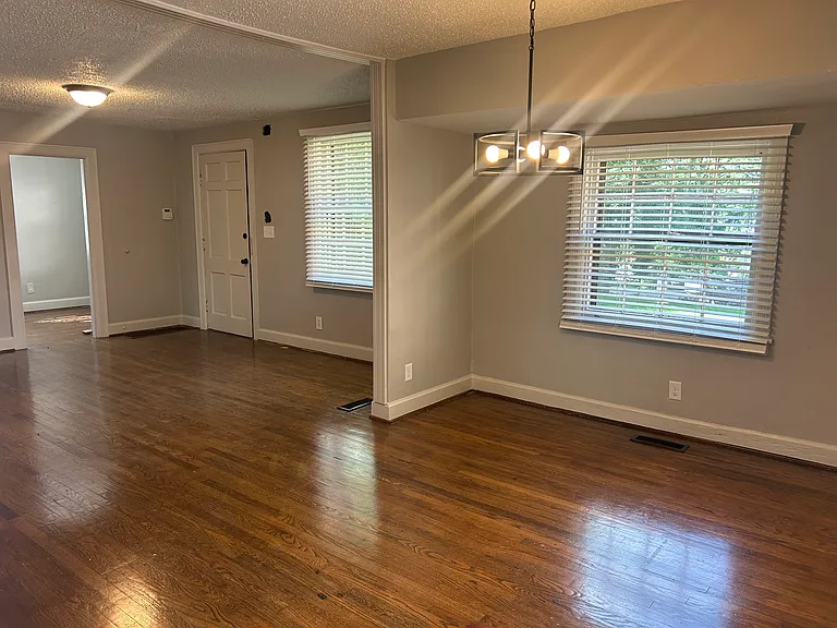 2300 Sharondale Dr — Photo 11