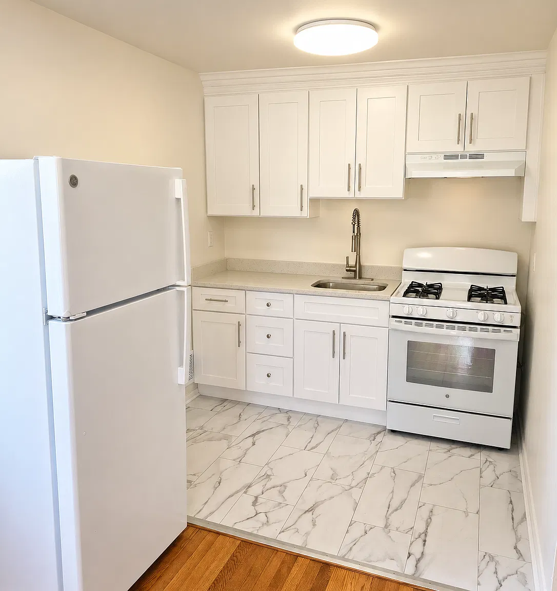 2 bed, 1000 sqft, $2,000 — Photo 1