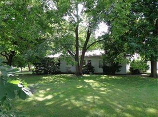 225 N Westlawn St, Lovington, IL 61937