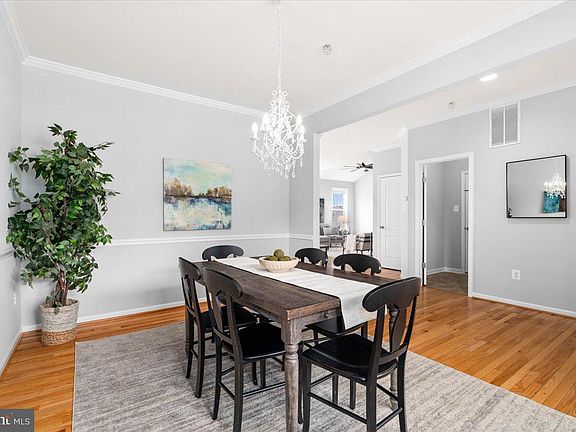 5th image of 161 Stonecrest Cir