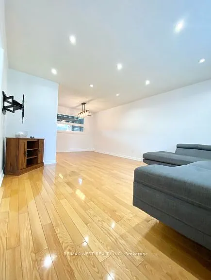 81 Seaborn Rd — Photo 12