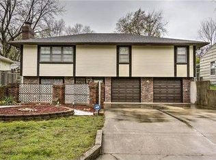 8224 McGee St, Kansas City, MO 64114