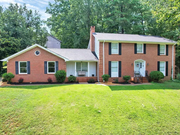 3555 Crown Colony Dr NW, Cleveland, TN 37312