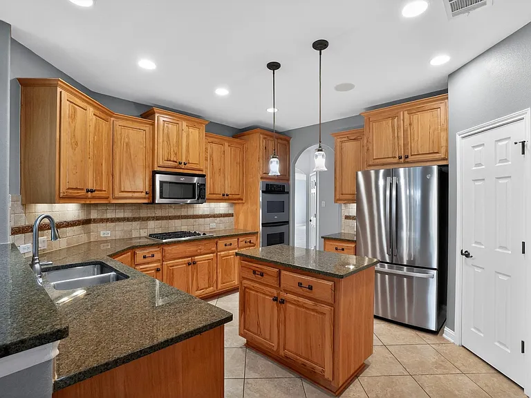 2908 Cortes Ct — Photo 4