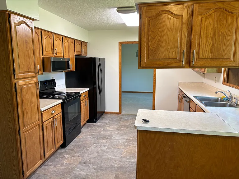 5102 Cindy Ln — Photo 3