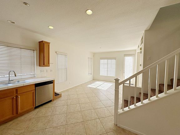 5th image of 4007 Alicia Ct