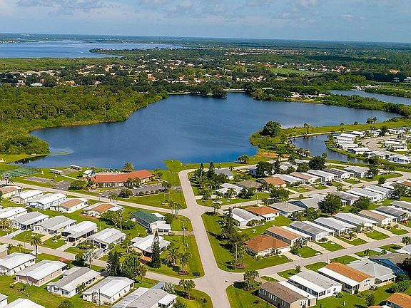 Close to lake & Myakka River