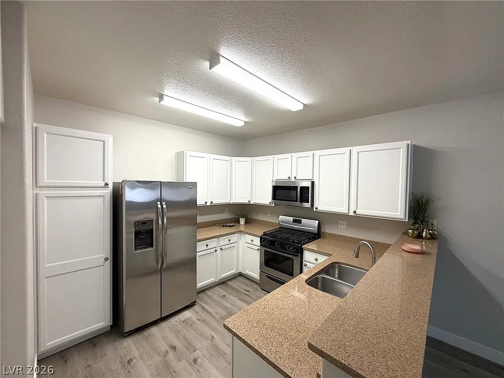2 bed, 2.0 bath, 1217 sqft, $1,700 — Photo 4