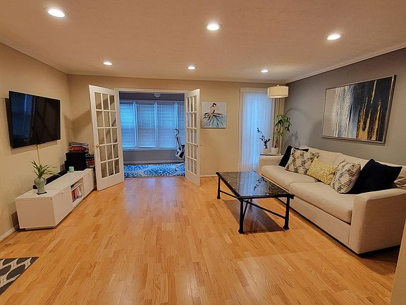 3rd image of 513 Summit North Dr NE #513