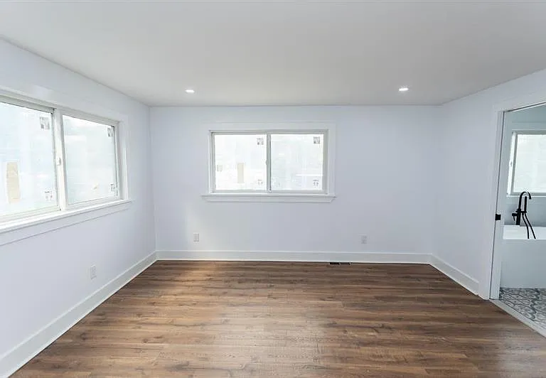 114 Locust St — Photo 13