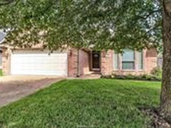 2324 Kendal Green Cir, College Station, TX 77845