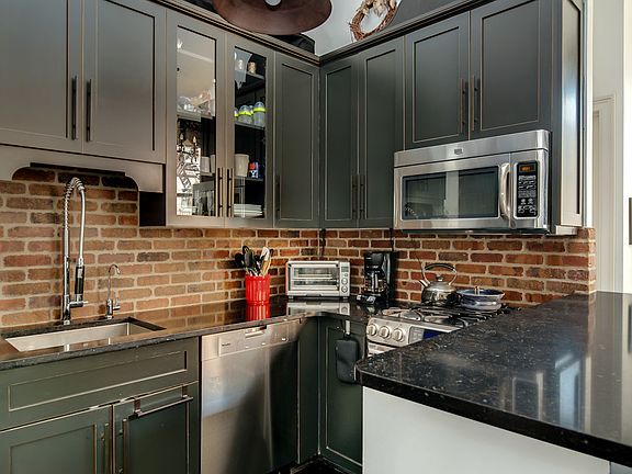 5th image of 54 W 74th St APT 312