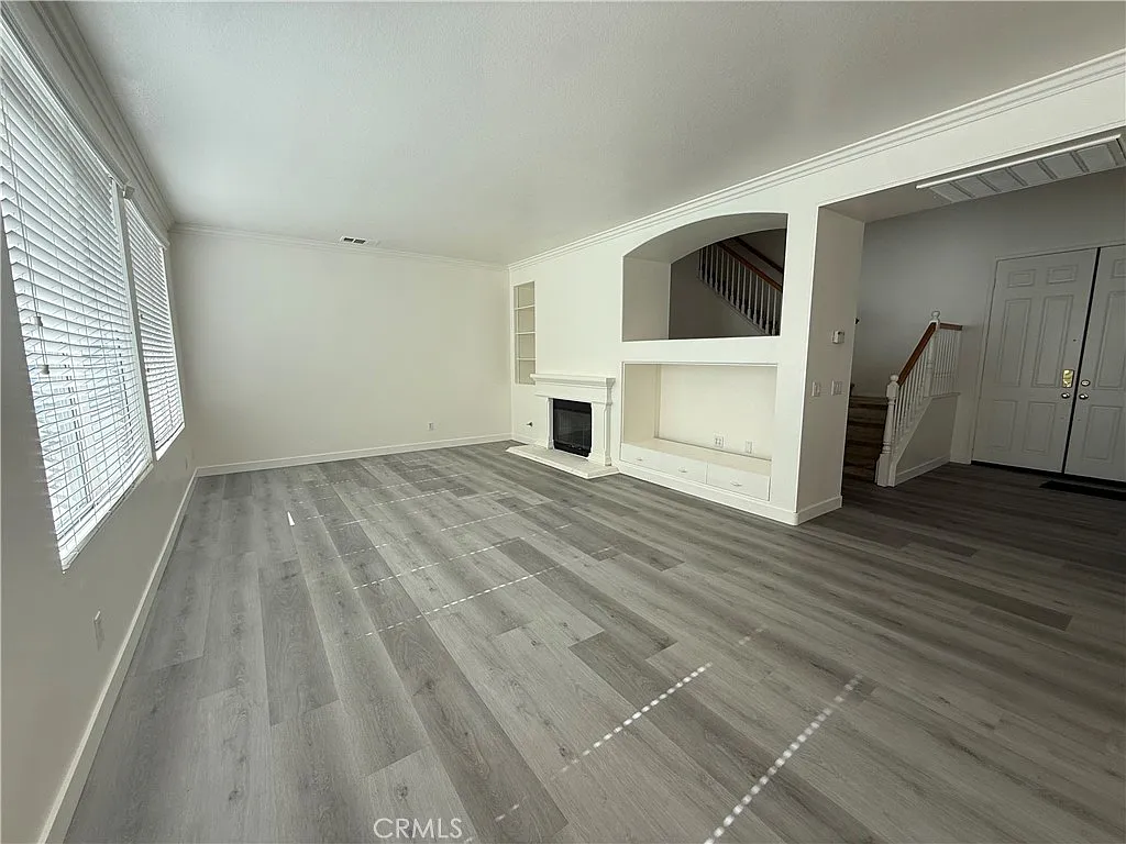 5 bed, 2700 sqft, $4,000 — Photo 3