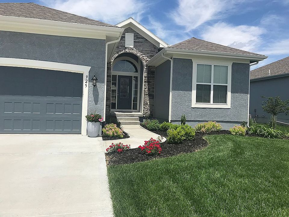 1st image of 925 SE Auburn Ct