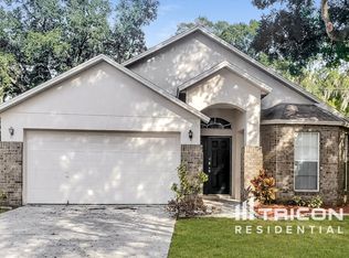102 Citrus Landing Dr, Plant City, FL 33563
