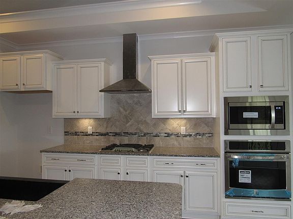 4th image of 71 E Saddle Ct