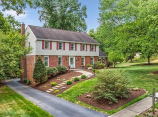 2455 Fairway Cir, Pittsburgh, PA