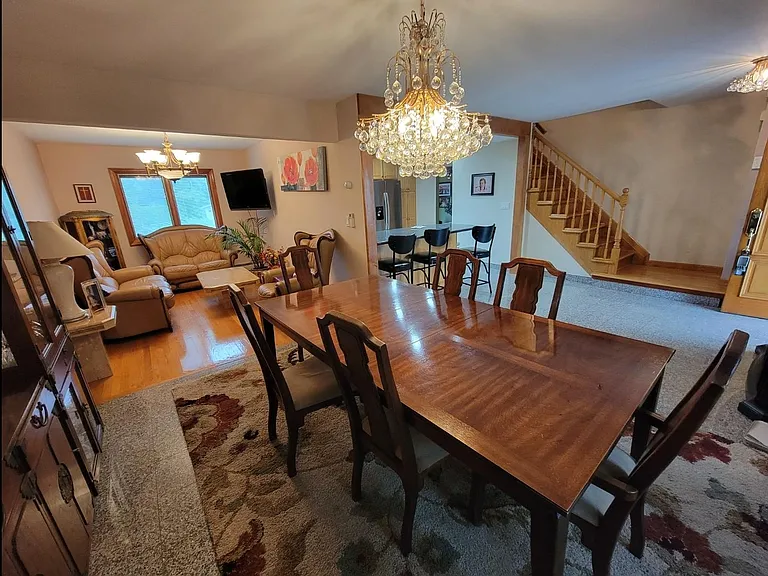 61 Rhodes Dr — Photo 12