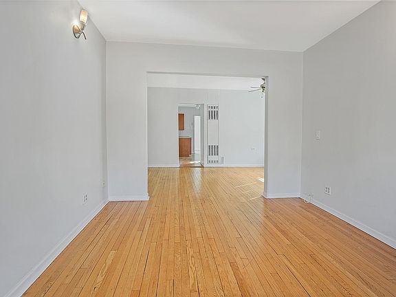 3rd image of 5415 N Northwest Hwy #2