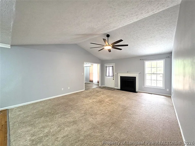 910 Foxhunt Ln — Photo 7