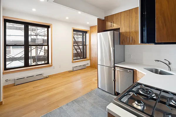 Rented by Camelot Realty Group | media 8