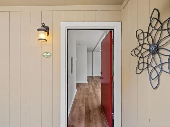 820 Casanova Ave APT 123, Monterey, CA 93940