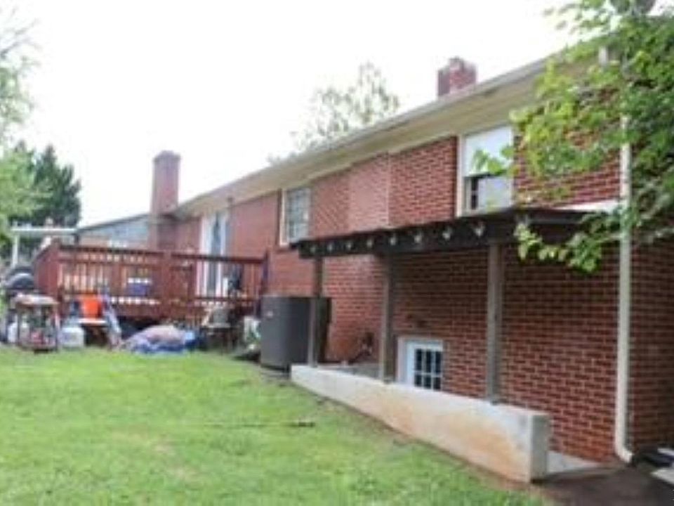 2nd image of 1850 Rainbow Forest Dr