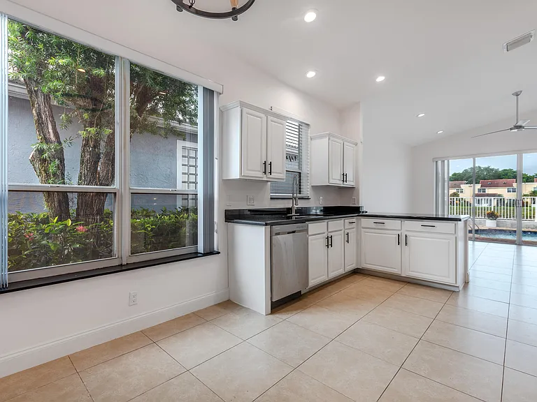 23390 Torre Cir — Photo 14