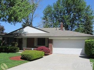 2193 Hillcrescent Dr, Troy, MI 48085