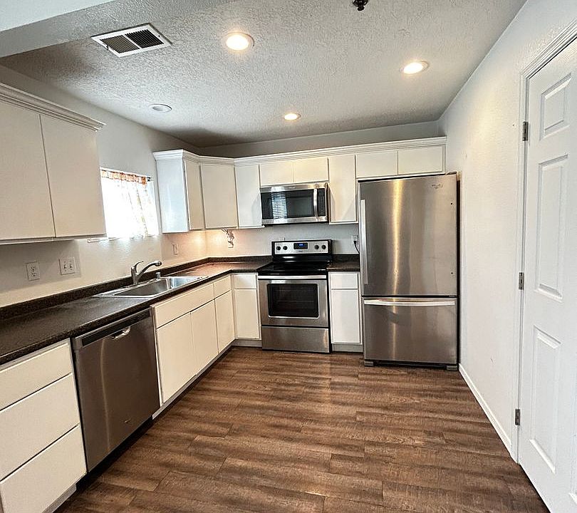 1st image of 1808-1810 Gold Ave SE #C