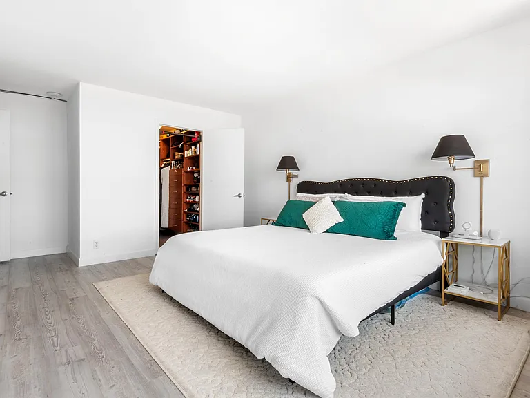 6050 Boulevard East #19C — Photo 15