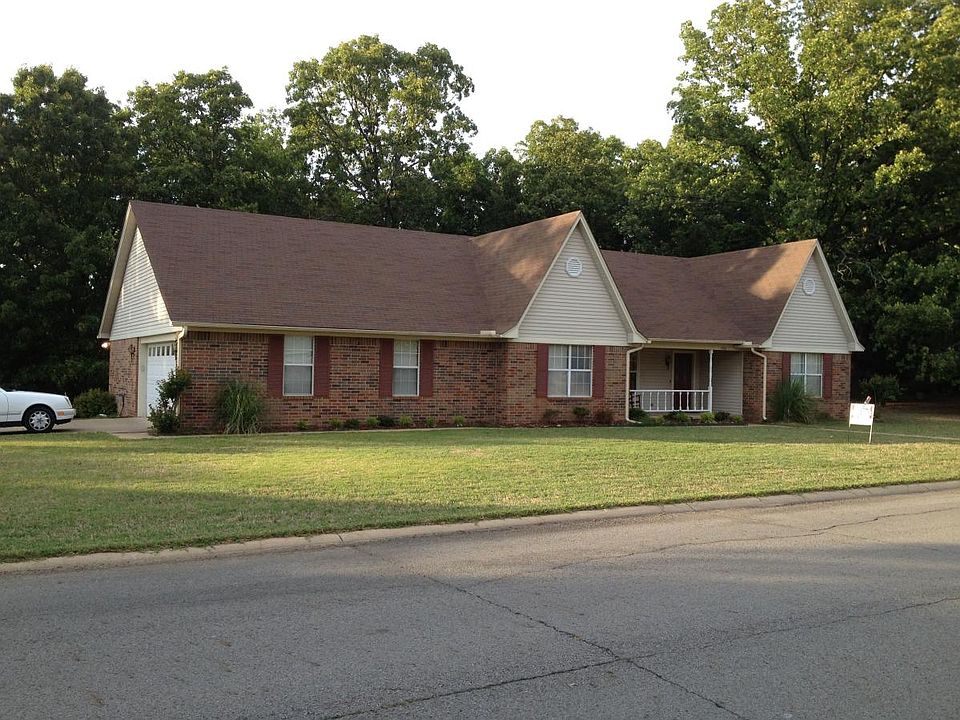 1st image of 300 River Oaks Blvd