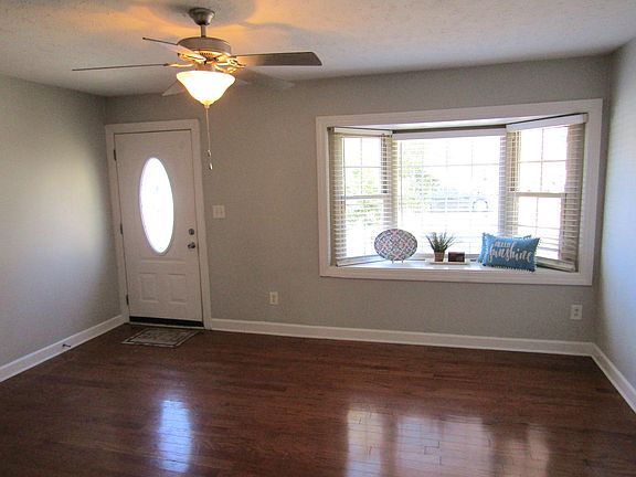 3rd image of 131 Regency Point Path